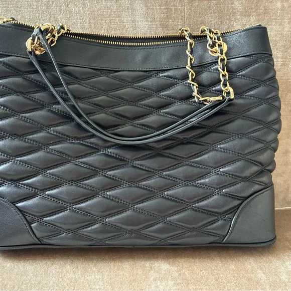 DKNY Leather Tote, Quilted Puff Diamond Pattern, Gold Hardware 🖤💛 - Picture 9 of 11
